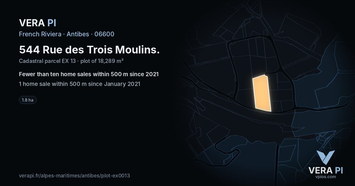 544 Rue des Trois Moulins, Antibes at night – the plot lit, the parcels around coloured by the prices near them