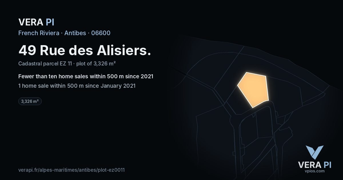 49 Rue des Alisiers, Antibes at night – the plot lit, the parcels around coloured by the prices near them