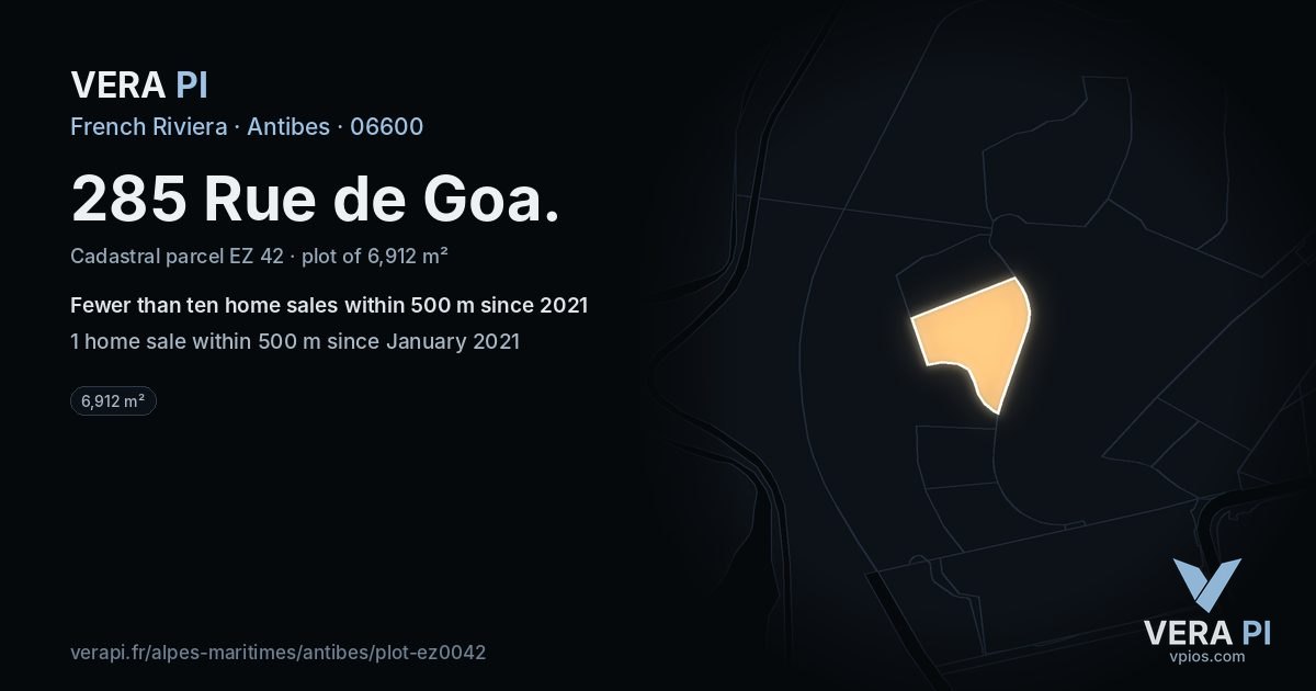 285 Rue de Goa, Antibes at night – the plot lit, the parcels around coloured by the prices near them