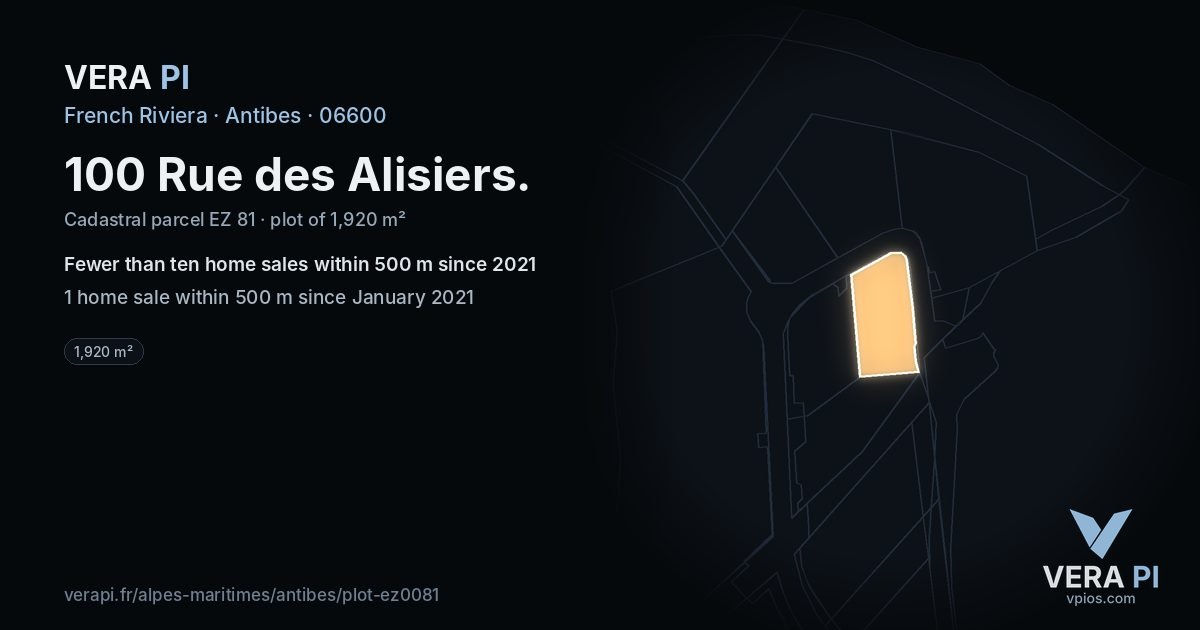 100 Rue des Alisiers, Antibes at night – the plot lit, the parcels around coloured by the prices near them