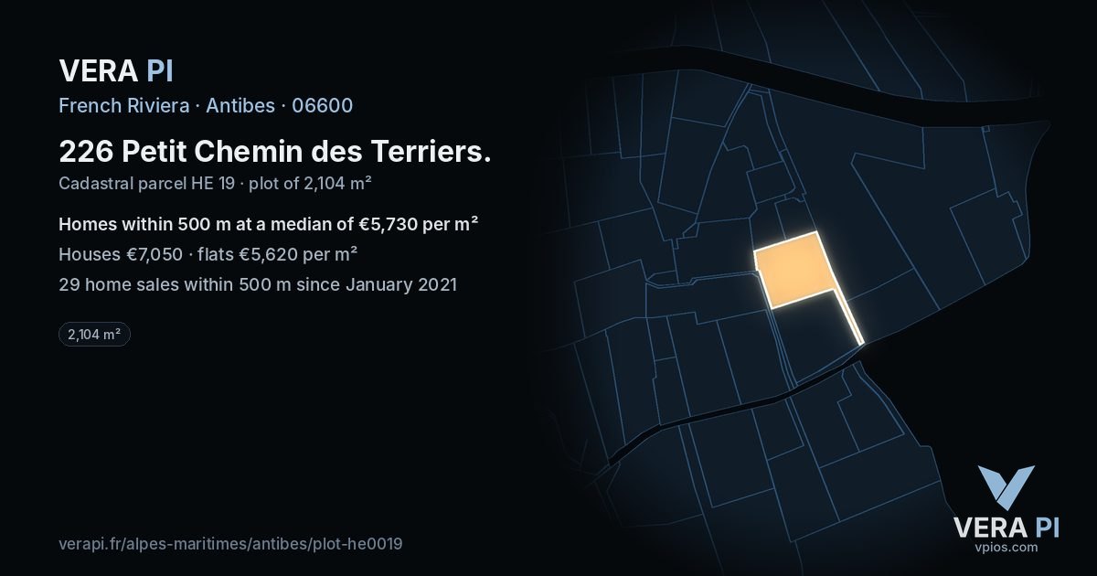 226 Petit Chemin des Terriers, Antibes at night – the plot lit, the parcels around coloured by the prices near them