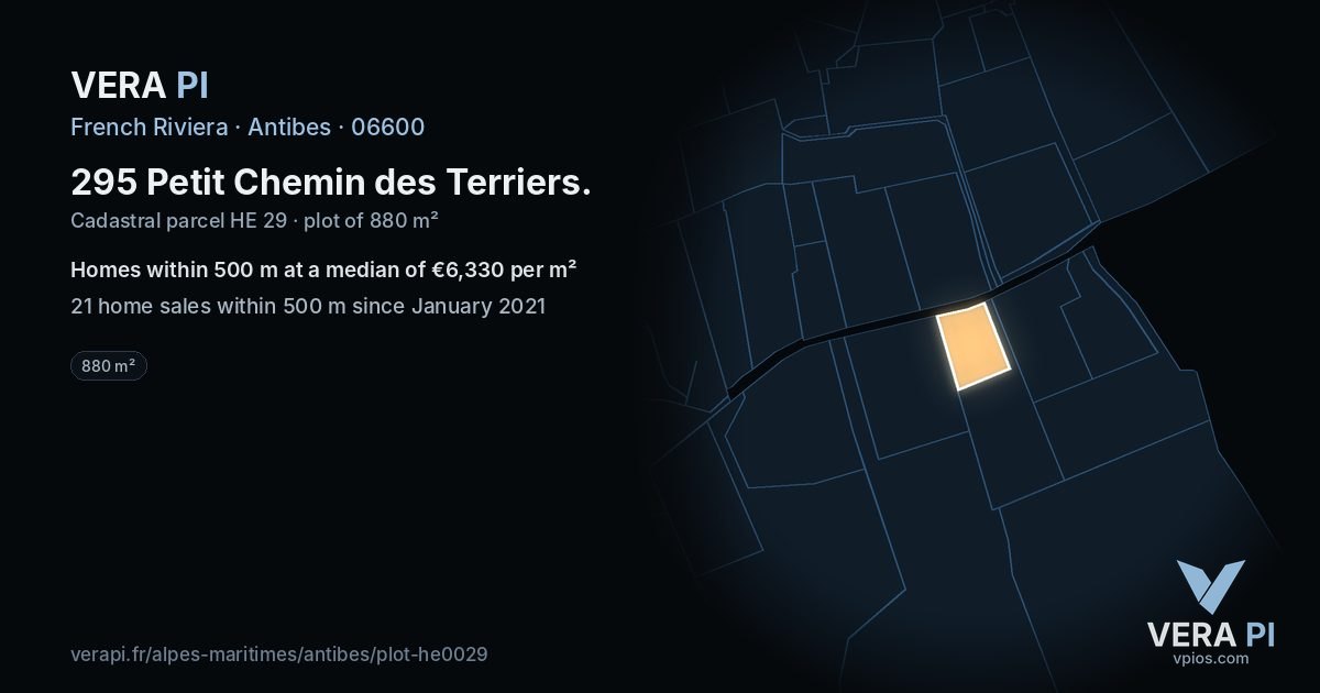 295 Petit Chemin des Terriers, Antibes at night – the plot lit, the parcels around coloured by the prices near them