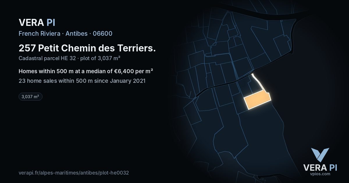 257 Petit Chemin des Terriers, Antibes at night – the plot lit, the parcels around coloured by the prices near them