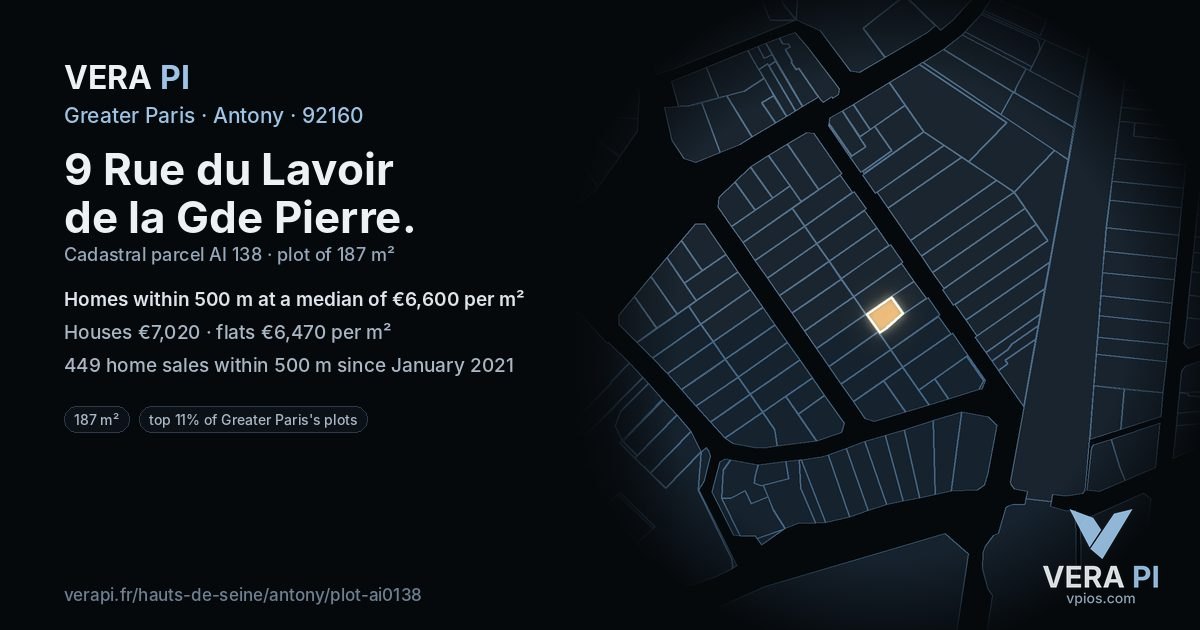 9 Rue du Lavoir de la Gde Pierre, Antony at night – the plot lit, the parcels around coloured by the prices near them