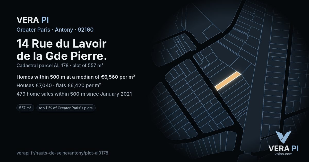 14 Rue du Lavoir de la Gde Pierre, Antony at night – the plot lit, the parcels around coloured by the prices near them