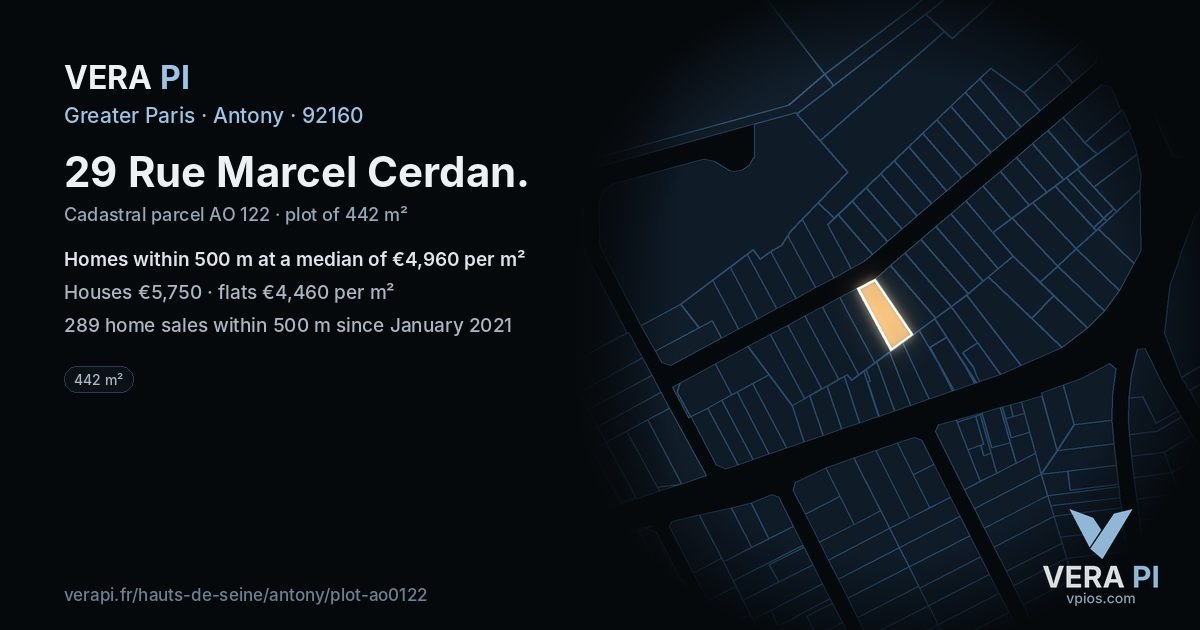 29 Rue Marcel Cerdan, Antony at night – the plot lit, the parcels around coloured by the prices near them