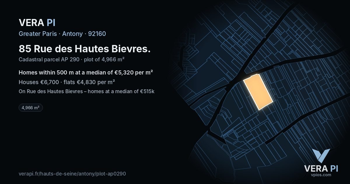 85 Rue des Hautes Bievres, Antony at night – the plot lit, the parcels around coloured by the prices near them