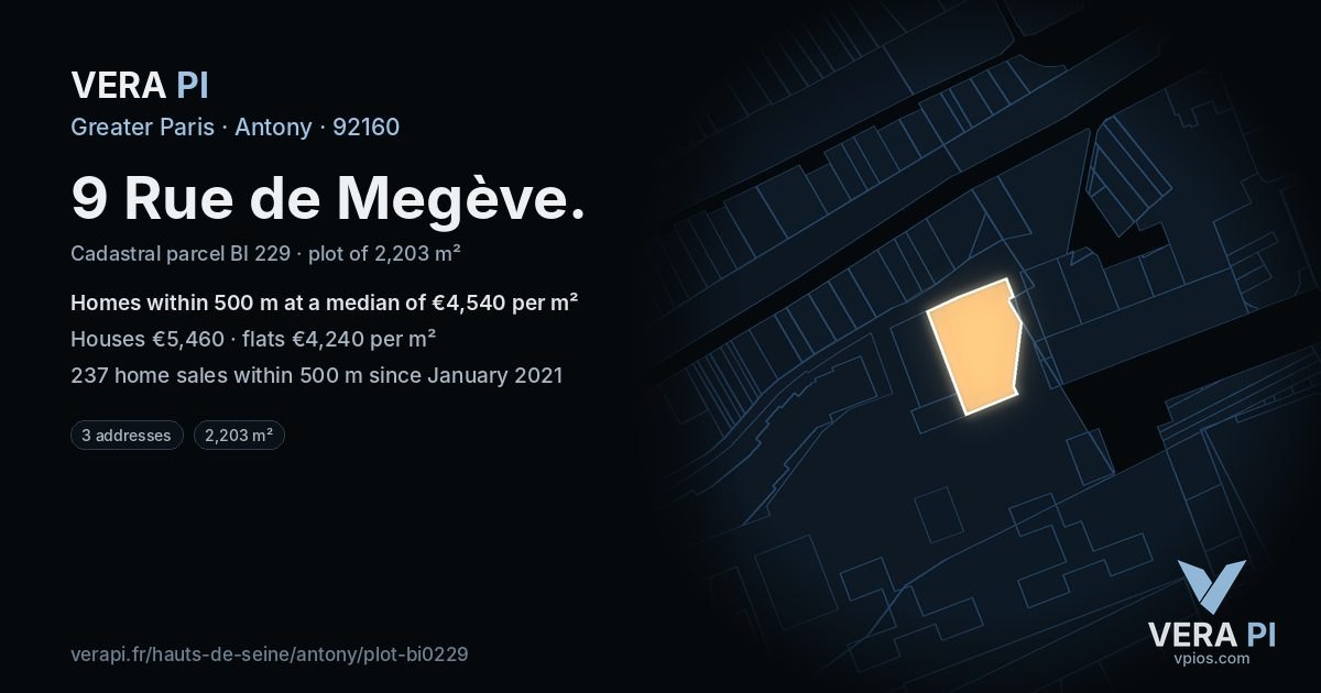 9 Rue de Megève, Antony at night – the plot lit, the parcels around coloured by the prices near them