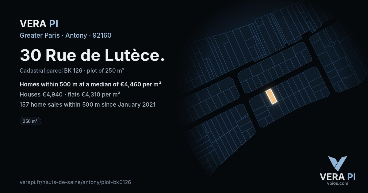 30 Rue de Lutèce, Antony at night – the plot lit, the parcels around coloured by the prices near them