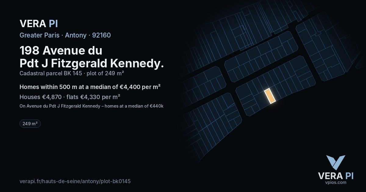 198 Avenue du Pdt J Fitzgerald Kennedy, Antony at night – the plot lit, the parcels around coloured by the prices near them