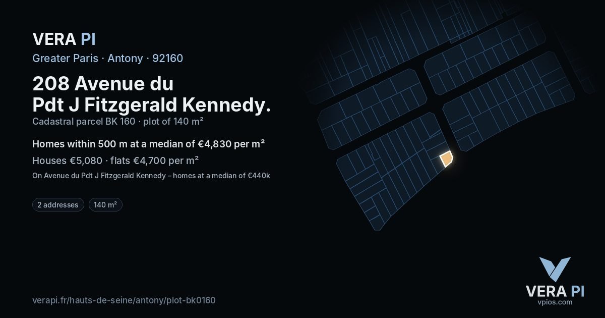 208 Avenue du Pdt J Fitzgerald Kennedy, Antony at night – the plot lit, the parcels around coloured by the prices near them