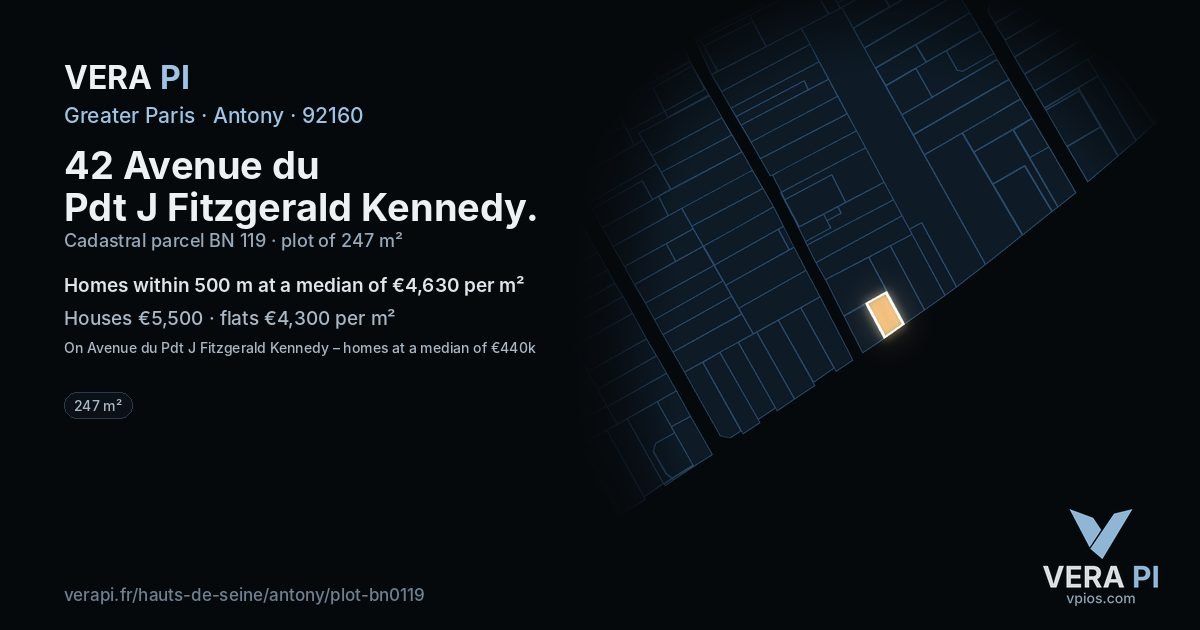 42 Avenue du Pdt J Fitzgerald Kennedy, Antony at night – the plot lit, the parcels around coloured by the prices near them