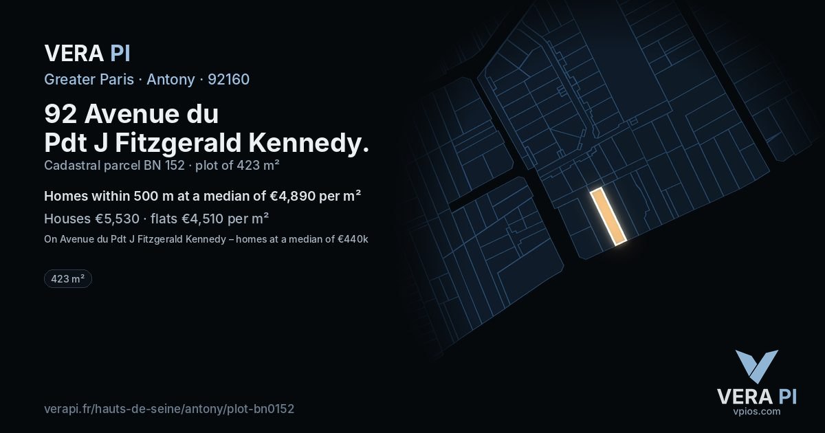92 Avenue du Pdt J Fitzgerald Kennedy, Antony at night – the plot lit, the parcels around coloured by the prices near them