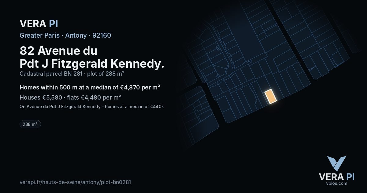 82 Avenue du Pdt J Fitzgerald Kennedy, Antony at night – the plot lit, the parcels around coloured by the prices near them
