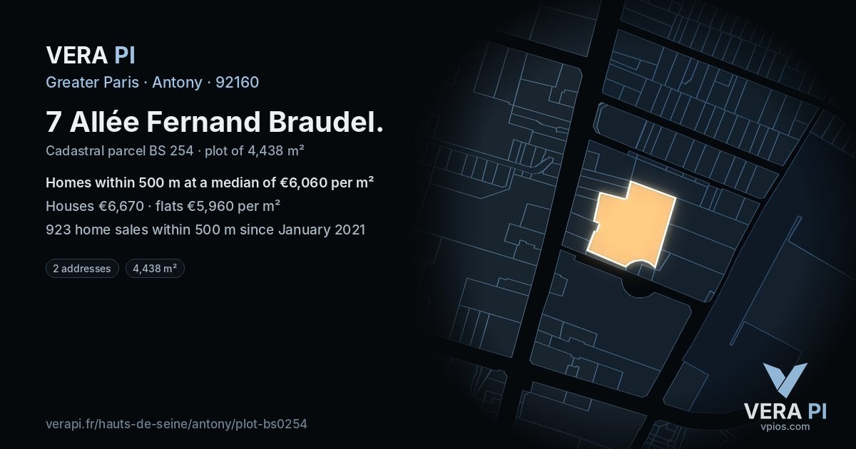 7 Allée Fernand Braudel, Antony at night – the plot lit, the parcels around coloured by the prices near them