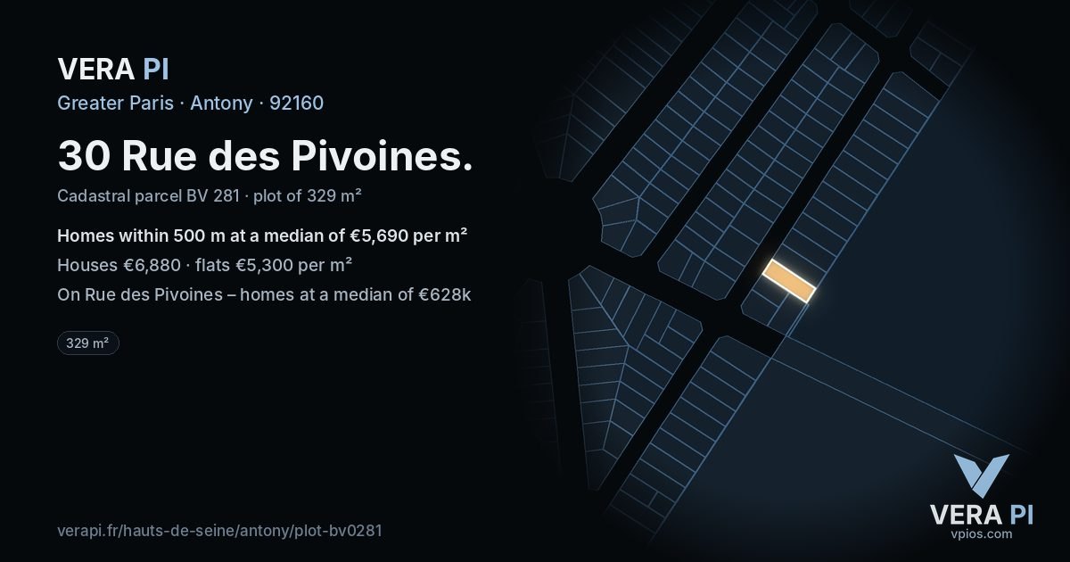 30 Rue des Pivoines, Antony at night – the plot lit, the parcels around coloured by the prices near them