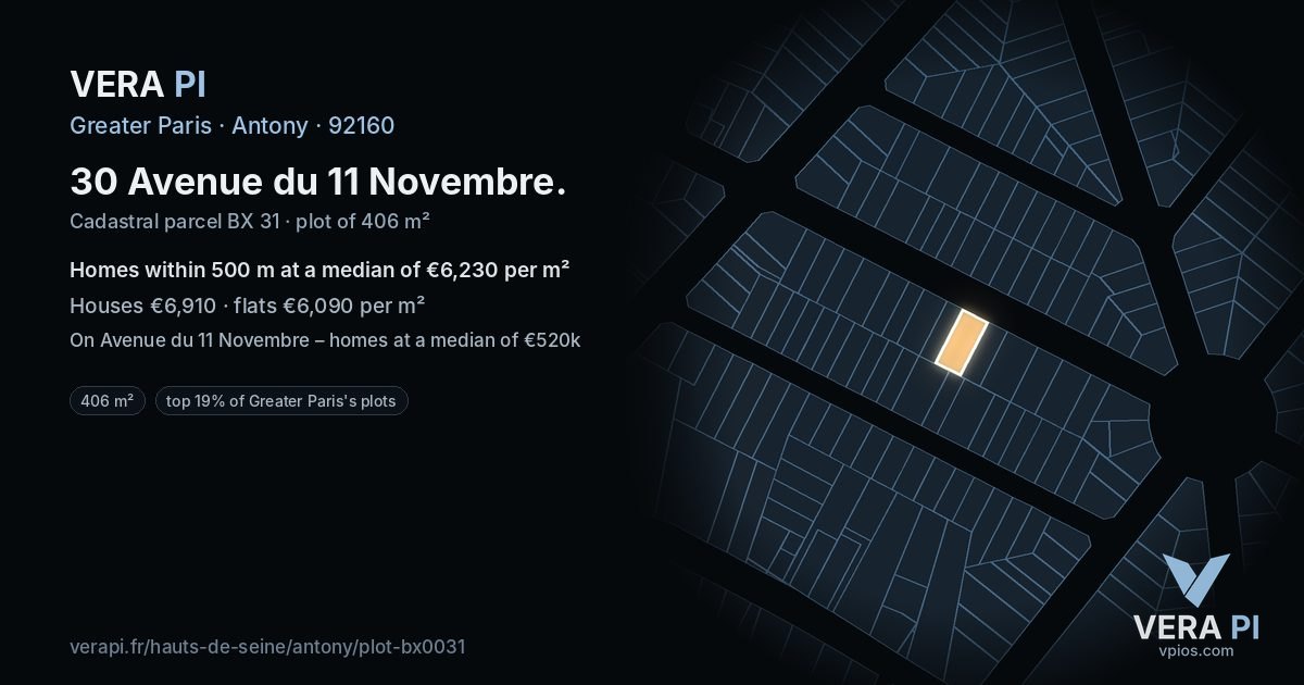 30 Avenue du 11 Novembre, Antony at night – the plot lit, the parcels around coloured by the prices near them
