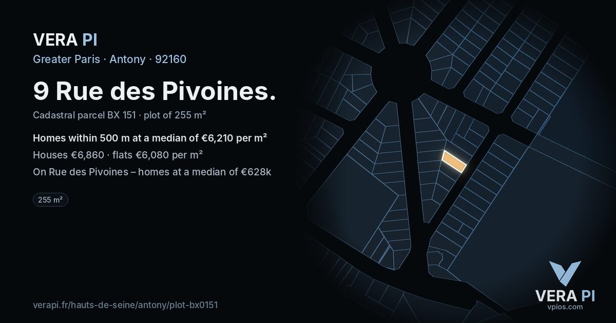 9 Rue des Pivoines, Antony at night – the plot lit, the parcels around coloured by the prices near them