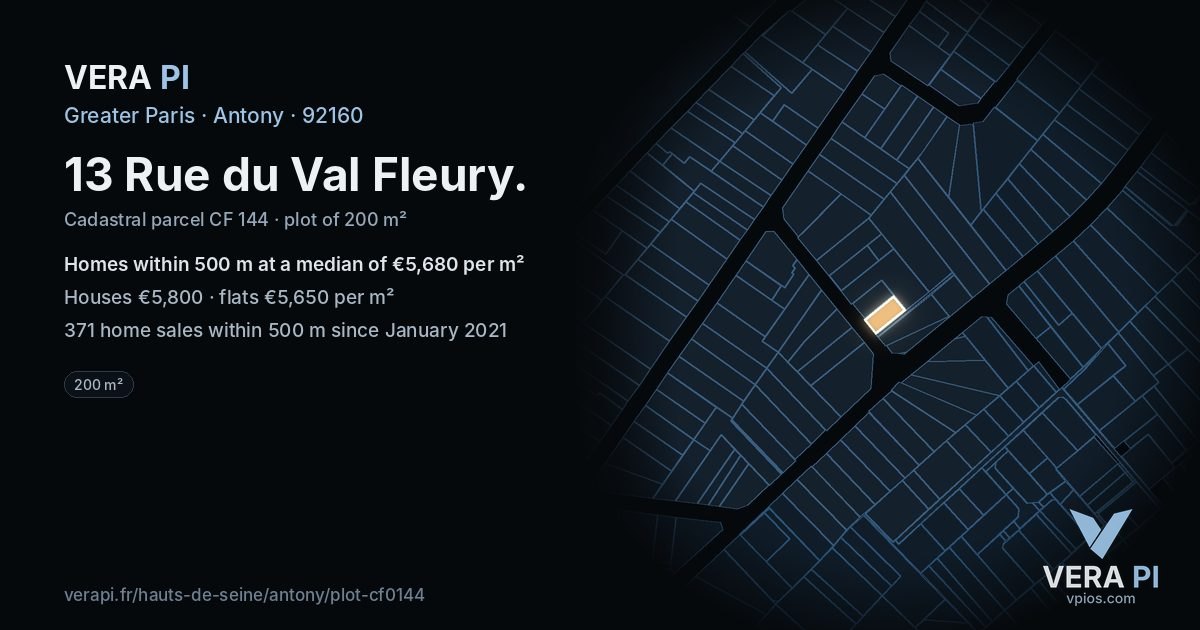 13 Rue du Val Fleury, Antony at night – the plot lit, the parcels around coloured by the prices near them