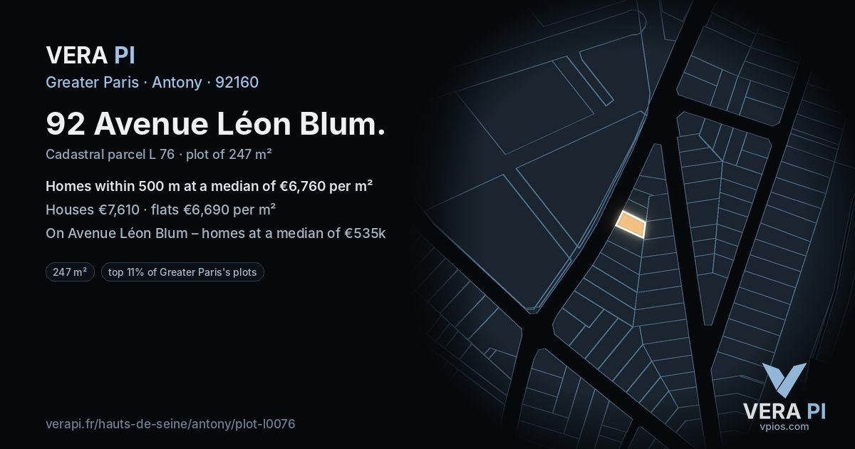 92 Avenue Léon Blum, Antony at night – the plot lit, the parcels around coloured by the prices near them