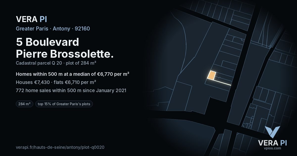 5 Boulevard Pierre Brossolette, Antony at night – the plot lit, the parcels around coloured by the prices near them