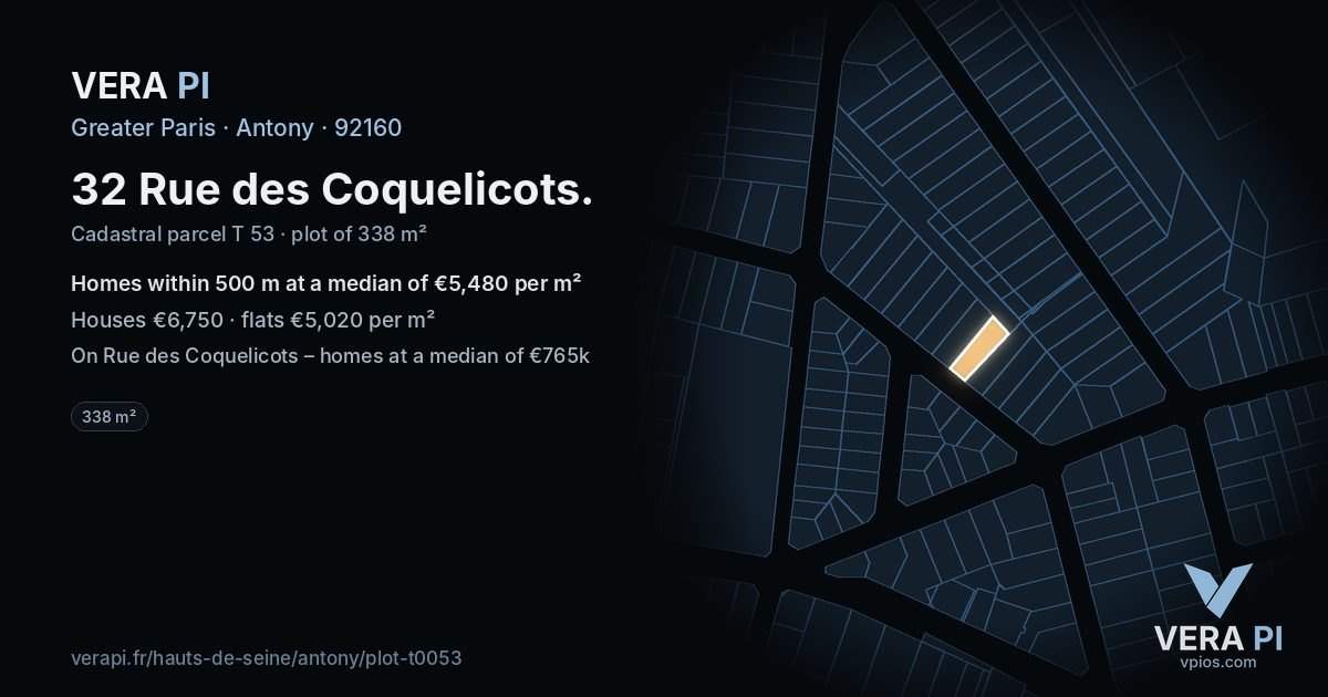 32 Rue des Coquelicots, Antony at night – the plot lit, the parcels around coloured by the prices near them