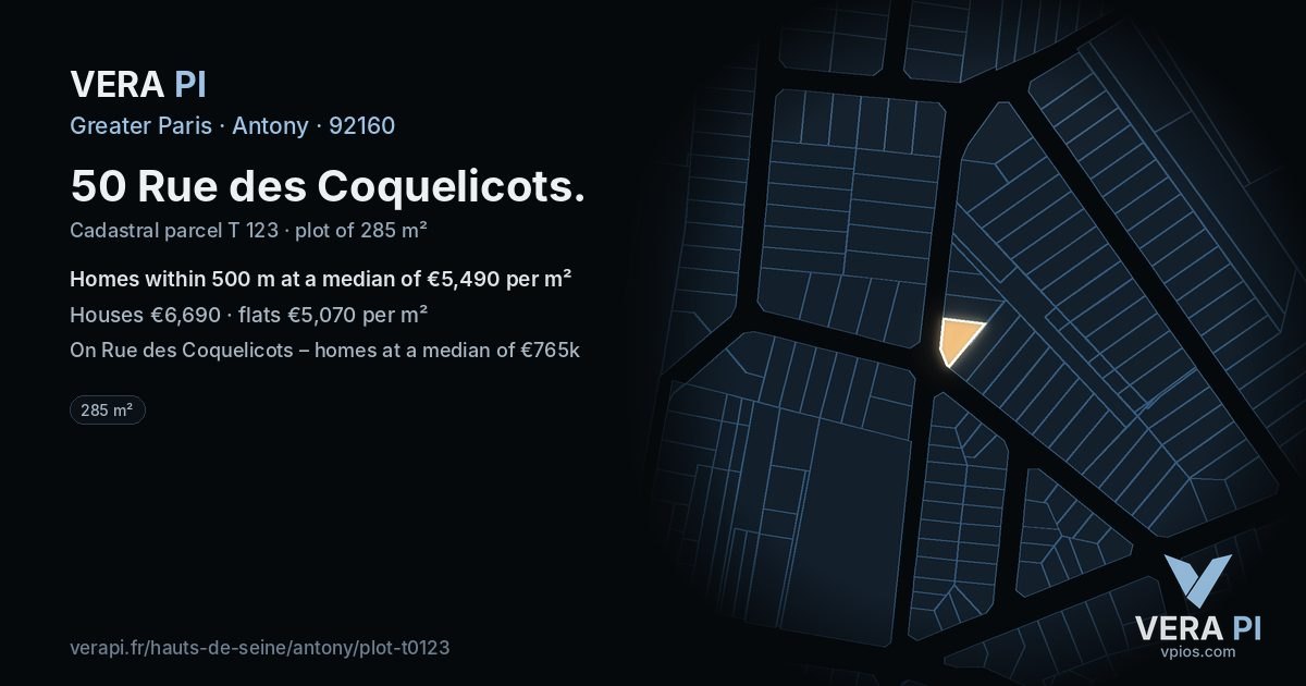 50 Rue des Coquelicots, Antony at night – the plot lit, the parcels around coloured by the prices near them
