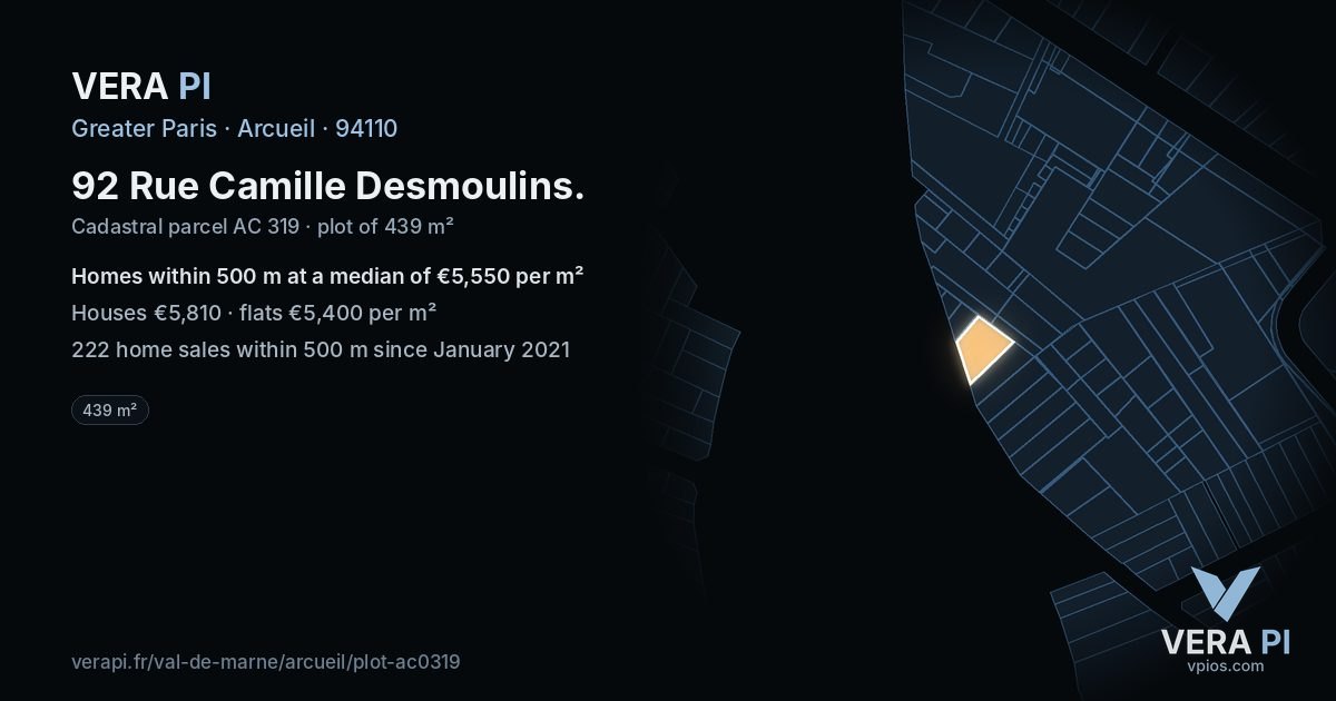 92 Rue Camille Desmoulins, Arcueil at night – the plot lit, the parcels around coloured by the prices near them