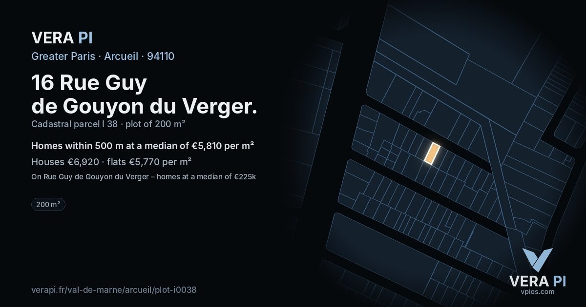 16 Rue Guy de Gouyon du Verger, Arcueil at night – the plot lit, the parcels around coloured by the prices near them