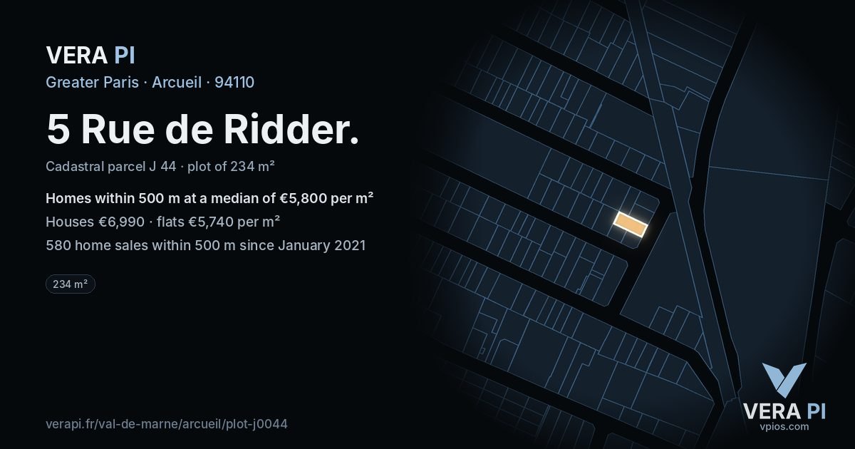 5 Rue de Ridder, Arcueil at night – the plot lit, the parcels around coloured by the prices near them