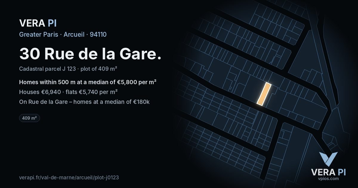 30 Rue de la Gare, Arcueil at night – the plot lit, the parcels around coloured by the prices near them