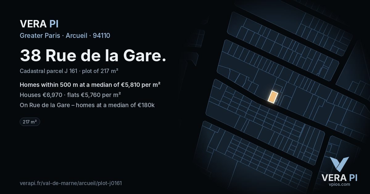 38 Rue de la Gare, Arcueil at night – the plot lit, the parcels around coloured by the prices near them