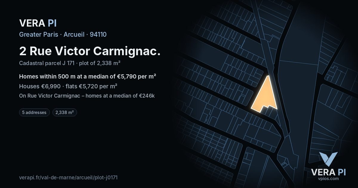 2 Rue Victor Carmignac, Arcueil at night – the plot lit, the parcels around coloured by the prices near them
