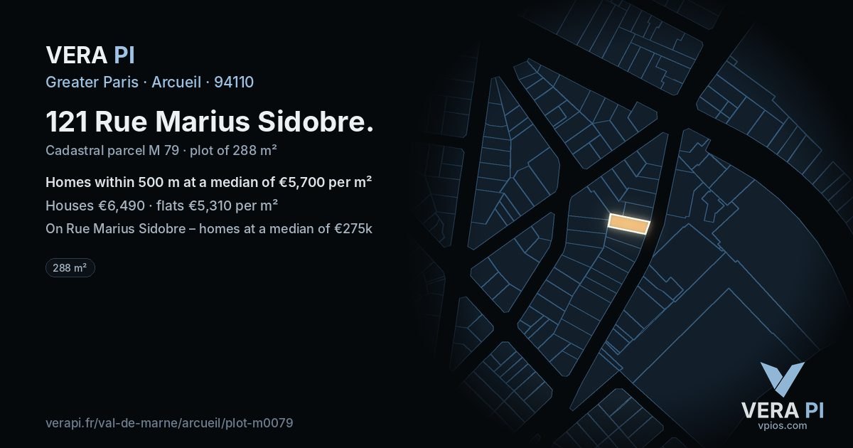 121 Rue Marius Sidobre, Arcueil at night – the plot lit, the parcels around coloured by the prices near them