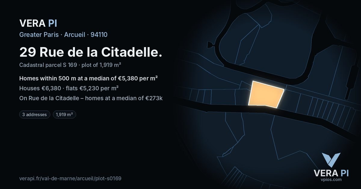29 Rue de la Citadelle, Arcueil at night – the plot lit, the parcels around coloured by the prices near them