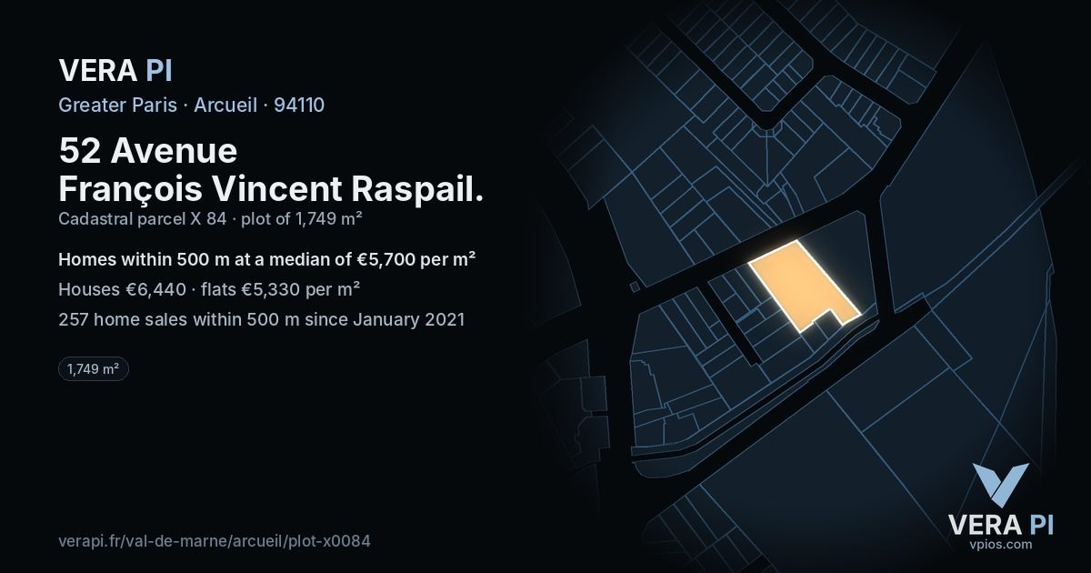 52 Avenue François Vincent Raspail, Arcueil at night – the plot lit, the parcels around coloured by the prices near them