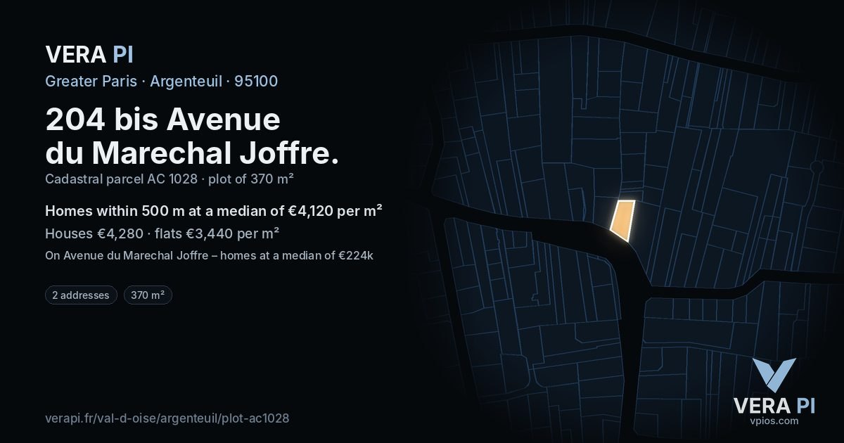204 bis Avenue du Marechal Joffre, Argenteuil at night – the plot lit, the parcels around coloured by the prices near them