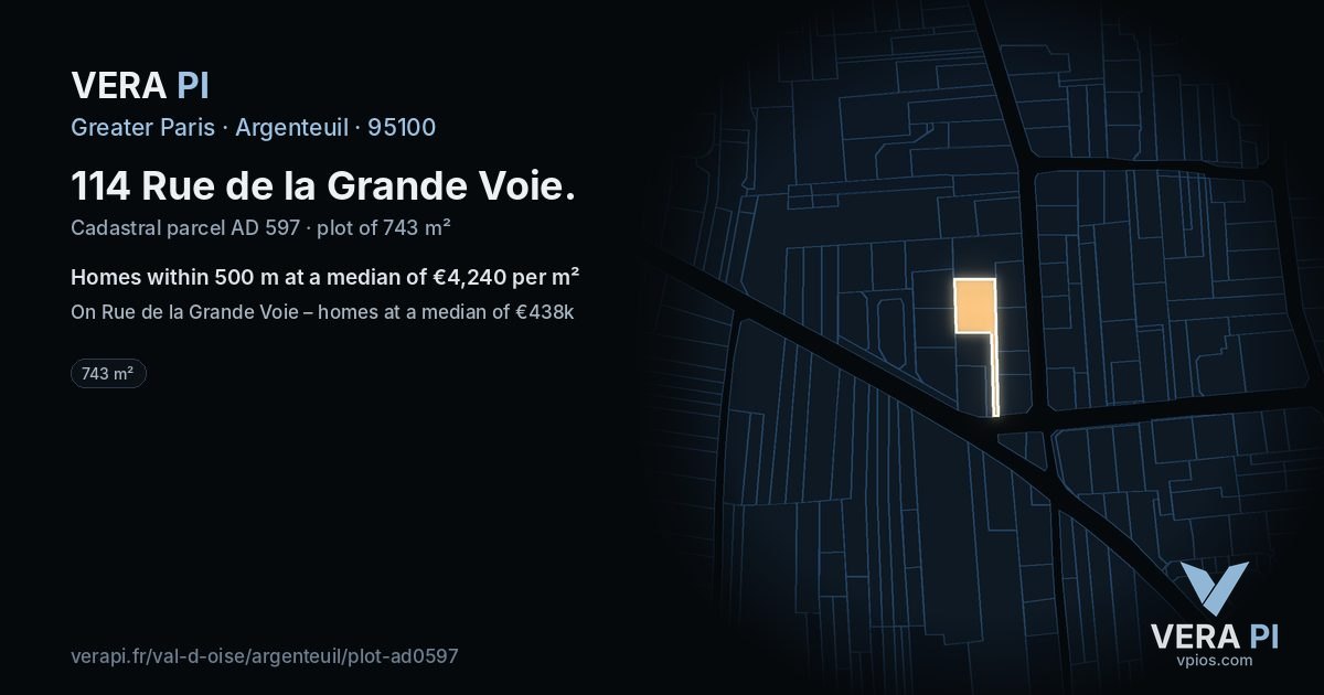 114 Rue de la Grande Voie, Argenteuil at night – the plot lit, the parcels around coloured by the prices near them