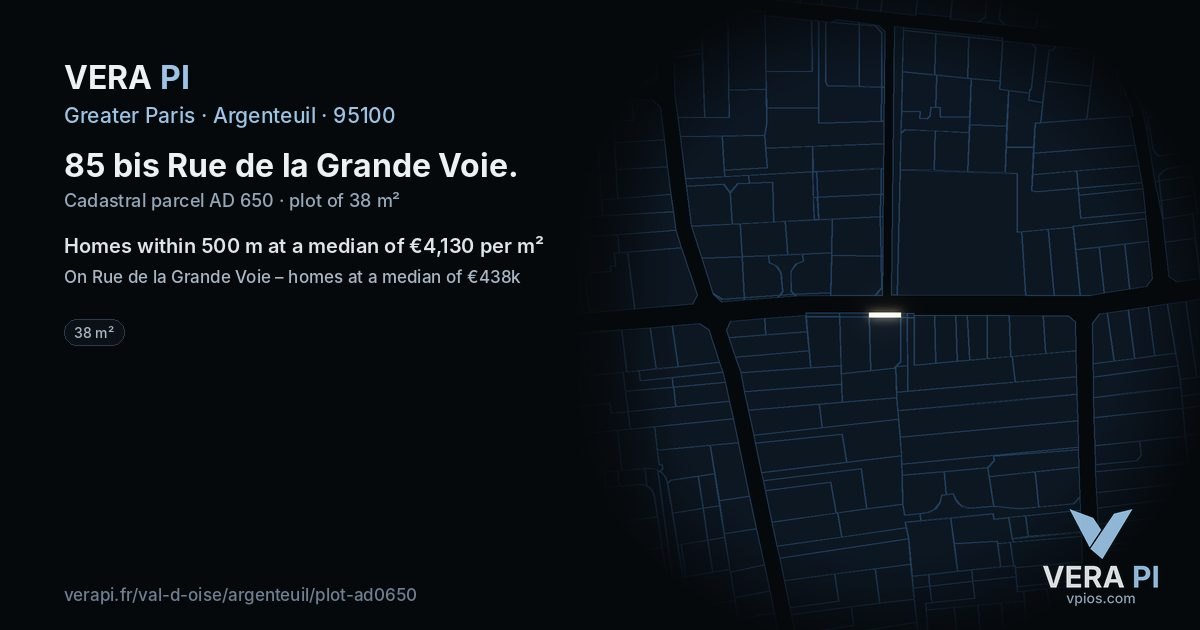85 bis Rue de la Grande Voie, Argenteuil at night – the plot lit, the parcels around coloured by the prices near them