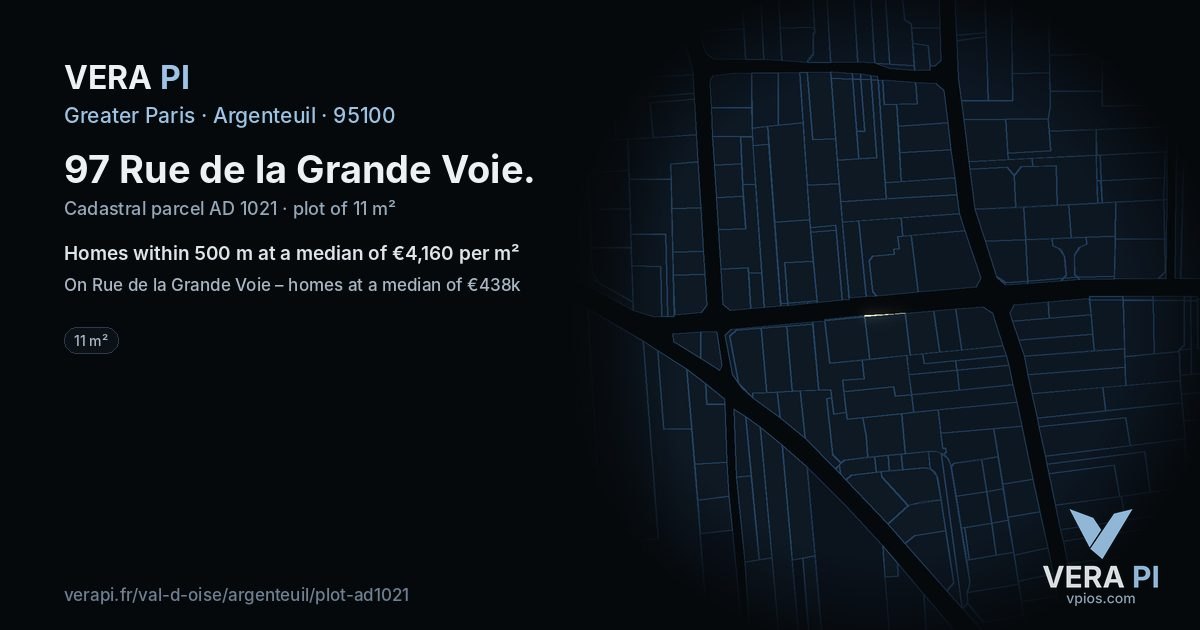 97 Rue de la Grande Voie, Argenteuil at night – the plot lit, the parcels around coloured by the prices near them