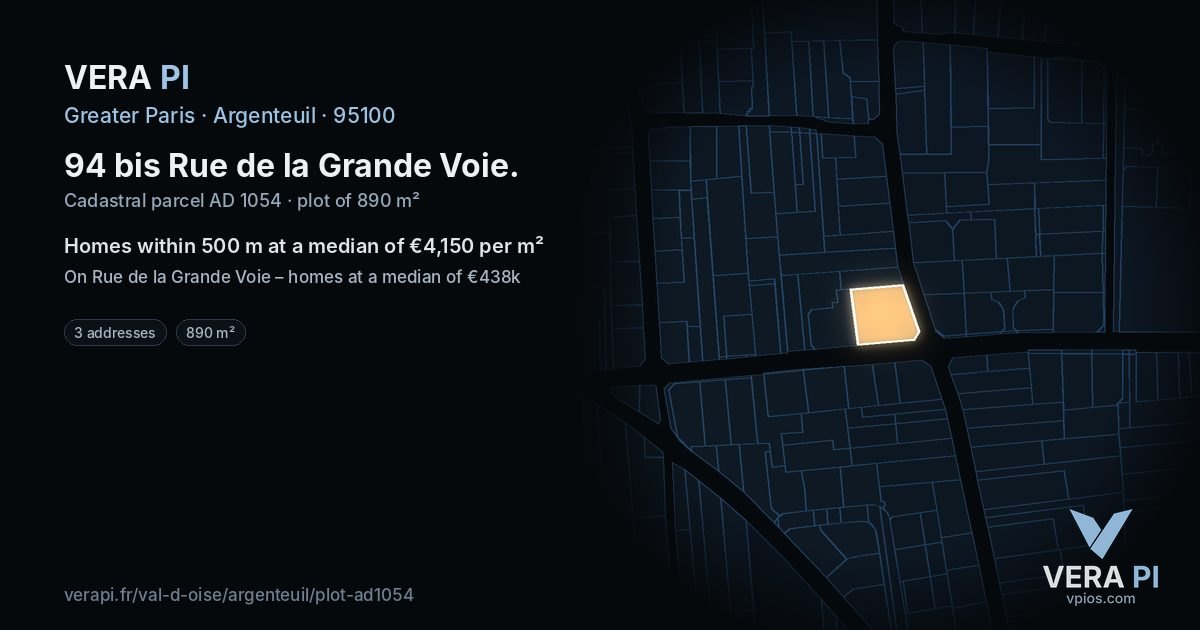 94 bis Rue de la Grande Voie, Argenteuil at night – the plot lit, the parcels around coloured by the prices near them