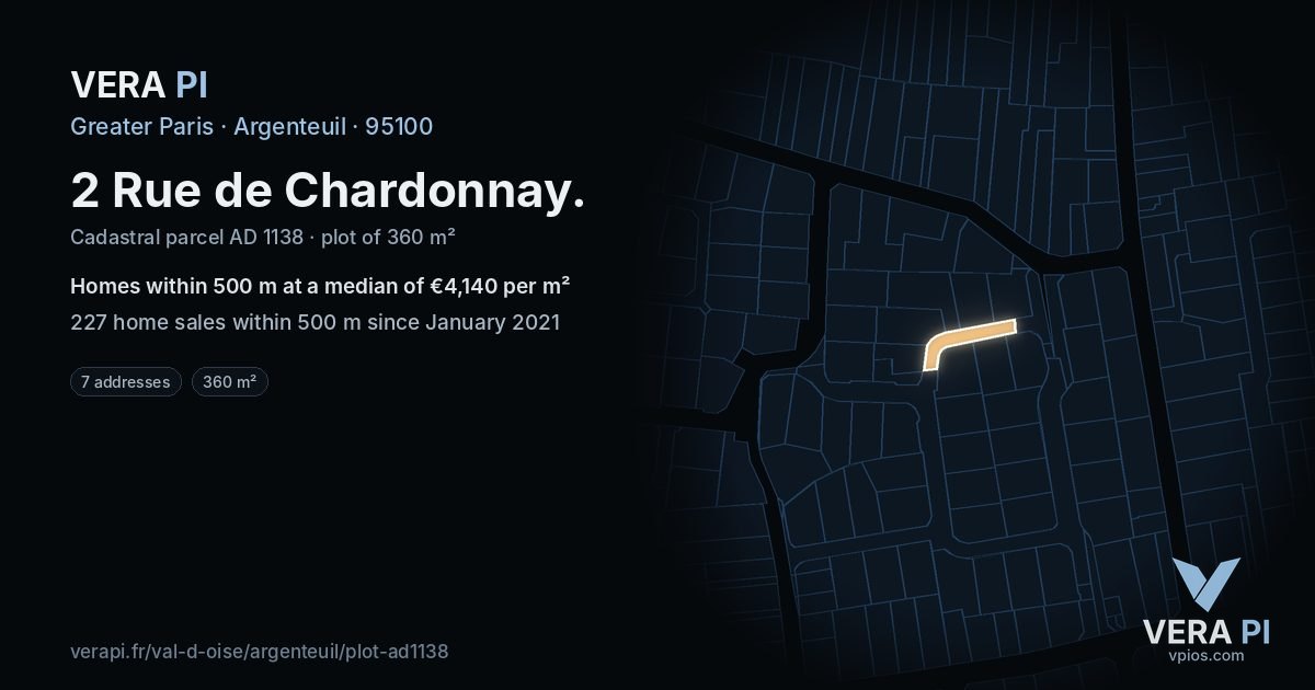 2 Rue de Chardonnay, Argenteuil at night – the plot lit, the parcels around coloured by the prices near them