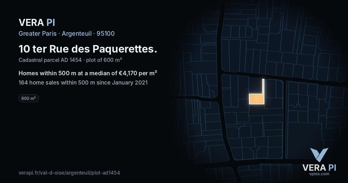 10 ter Rue des Paquerettes, Argenteuil at night – the plot lit, the parcels around coloured by the prices near them