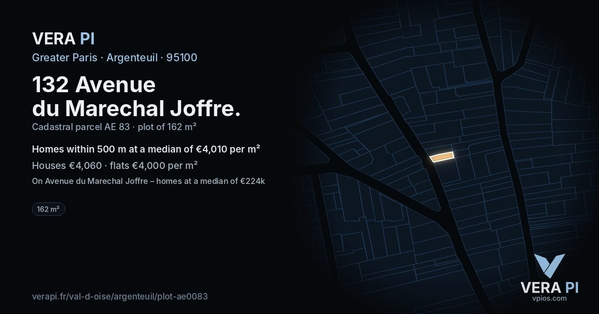 132 Avenue du Marechal Joffre, Argenteuil at night – the plot lit, the parcels around coloured by the prices near them