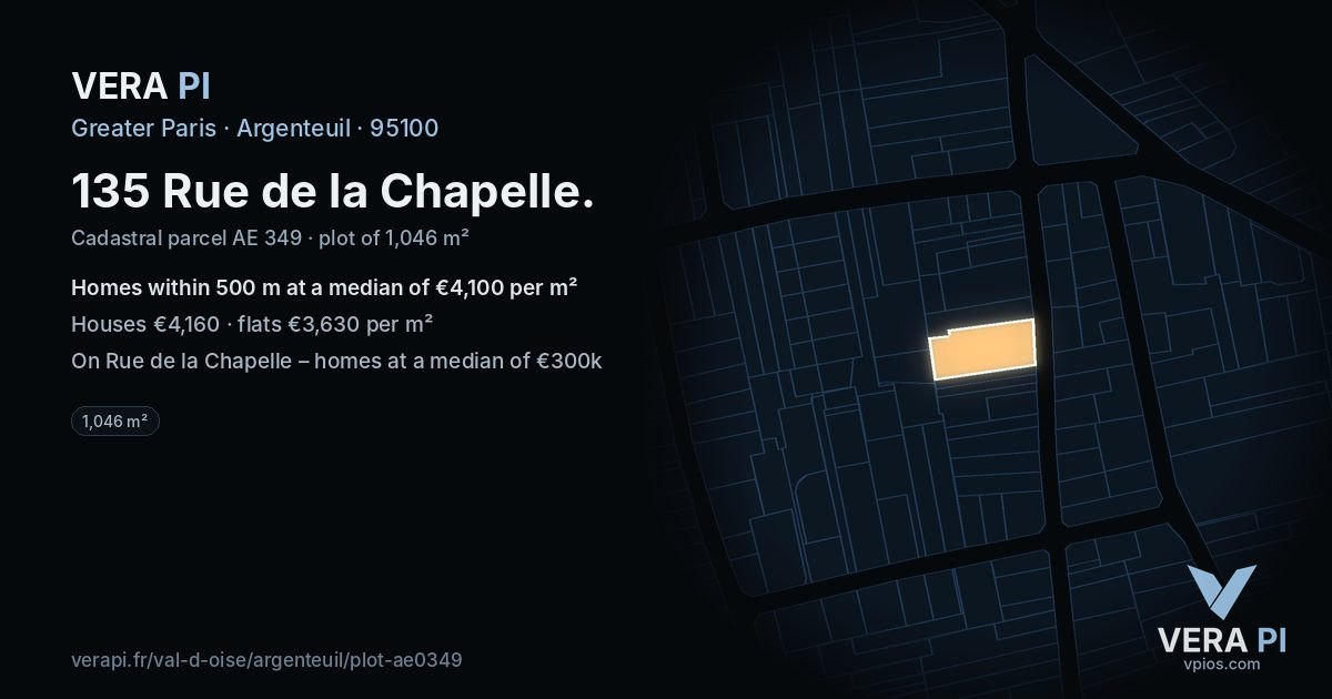 135 Rue de la Chapelle, Argenteuil at night – the plot lit, the parcels around coloured by the prices near them