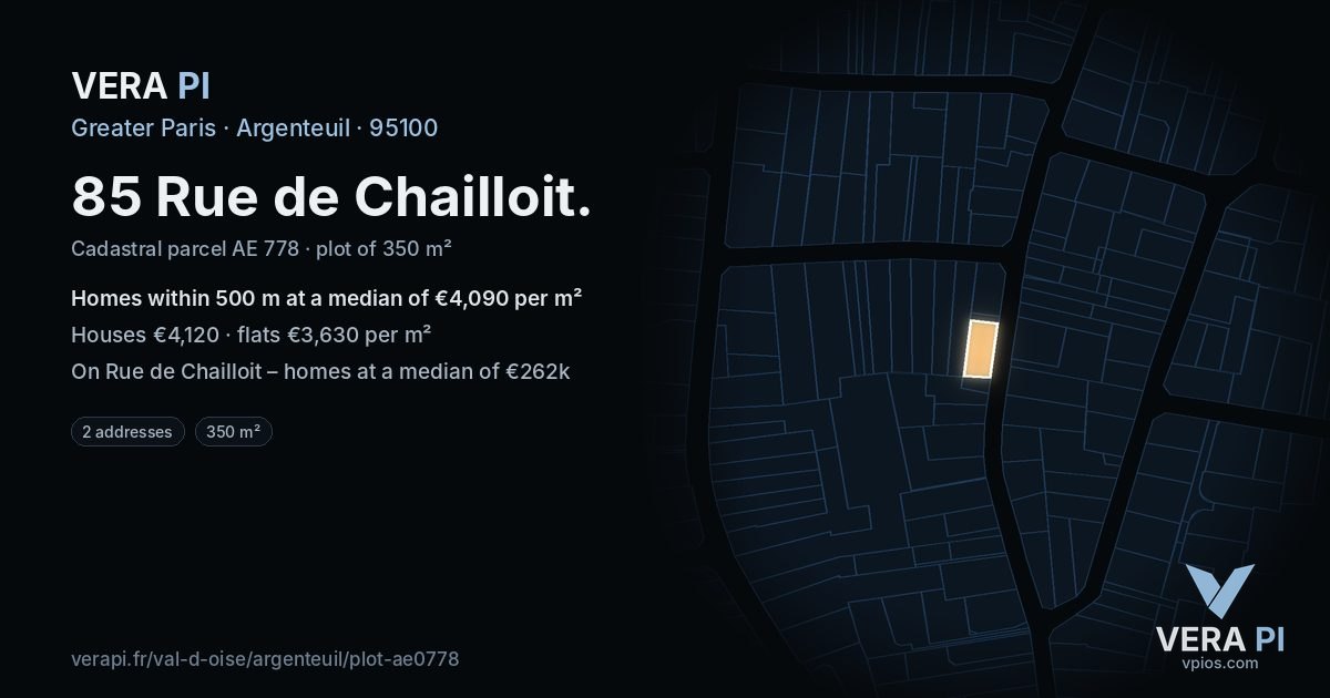 85 Rue de Chailloit, Argenteuil at night – the plot lit, the parcels around coloured by the prices near them