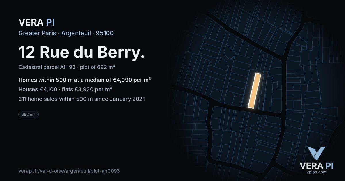 12 Rue du Berry, Argenteuil at night – the plot lit, the parcels around coloured by the prices near them