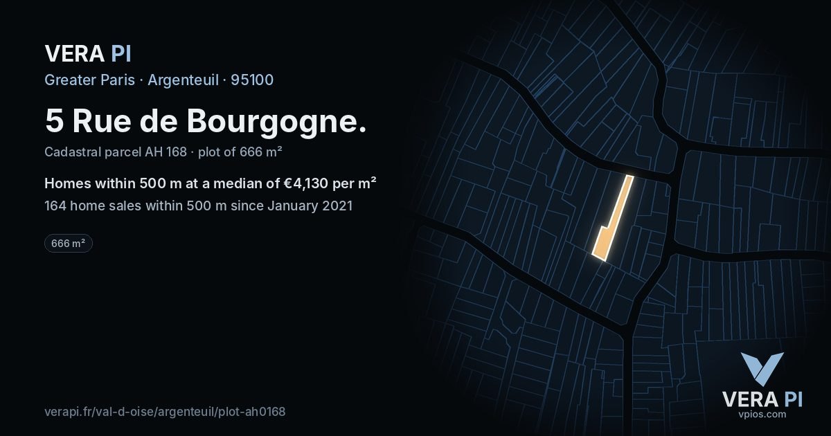 5 Rue de Bourgogne, Argenteuil at night – the plot lit, the parcels around coloured by the prices near them