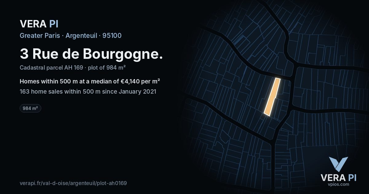 3 Rue de Bourgogne, Argenteuil at night – the plot lit, the parcels around coloured by the prices near them