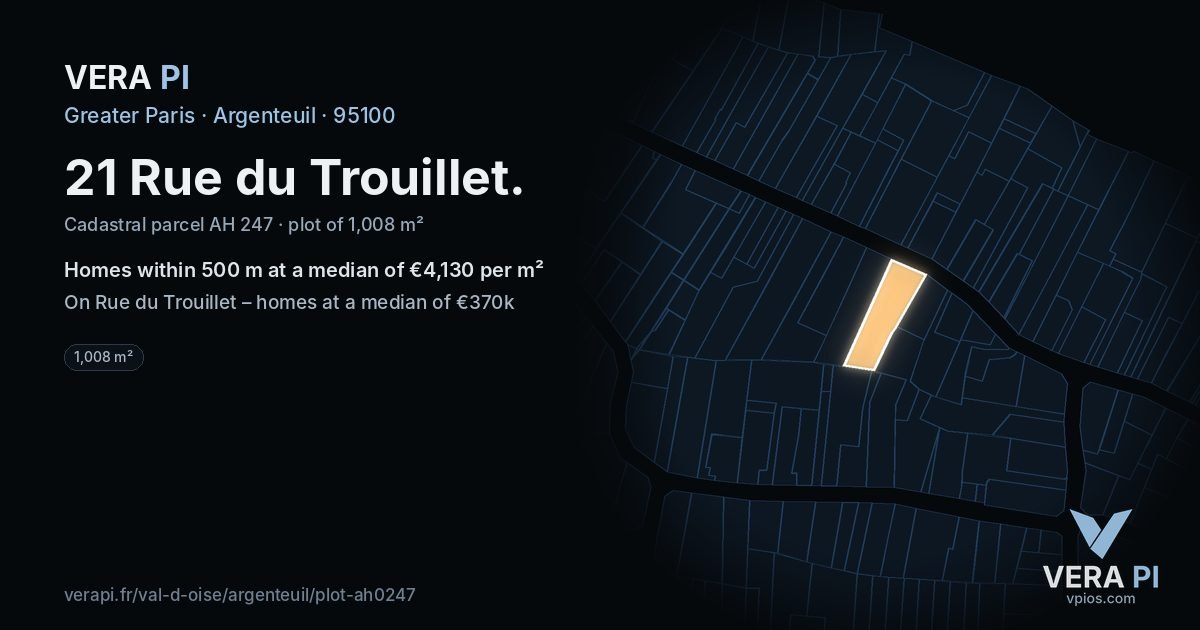 21 Rue du Trouillet, Argenteuil at night – the plot lit, the parcels around coloured by the prices near them